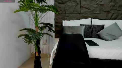 Snapshot of aliice_greco chatting on 07.17.26 Alice online show from 07.17.26