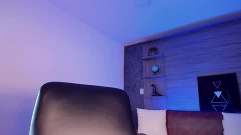 Snapshot of aliice_smithh chatting on 12.13.25 Alice online show from 12.13.25