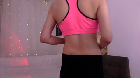 Snapshot of alina_cute_ chatting on 01.07.25 Alina online show from 01.07.25