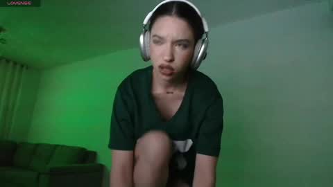 Snapshot of alina_lee01 chatting on 04.13.26 NYX online show from 04.13.26