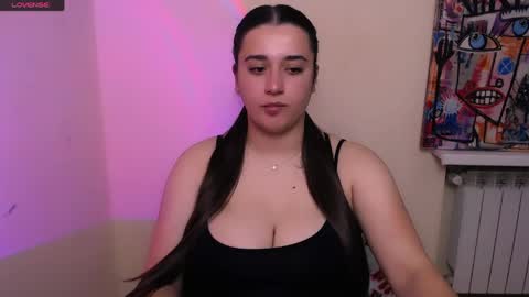 Snapshot of alinaasti_ chatting on 05.06.26 Alina online show from 05.06.26