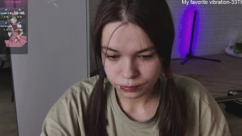 Snapshot of alinabae chatting on 01.29.25 Alina and Ben online show from 01.29.25