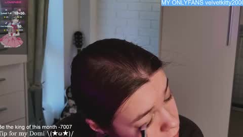 Snapshot of alinabae chatting on 02.28.25 Alina and Ben online show from 02.28.25