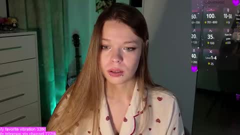 Snapshot of alinabae chatting on 09.15.25 Alina and Ben online show from 09.15.25