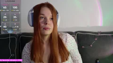 Snapshot of alinabae chatting on 11.16.25 Alina and Ben online show from 11.16.25