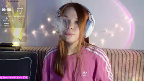 Snapshot of alinabae chatting on 11.19.25 Alina and Ben online show from 11.19.25