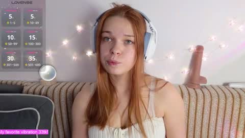 Snapshot of alinabae chatting on 11.21.25 Alina and Ben online show from 11.21.25