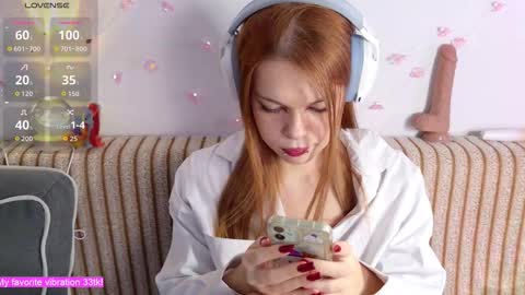 Snapshot of alinabae chatting on 11.24.25 Alina and Ben online show from 11.24.25