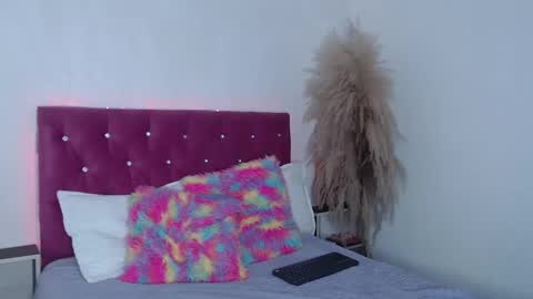 lili online show from 02.14.25