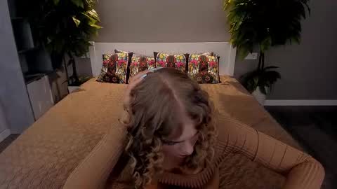 Snapshot of alinalemon chatting on 11.26.25 Alina online show from 11.26.25