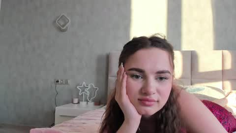 Snapshot of alinaluxxx chatting on 04.04.26 Alina online show from 04.04.26