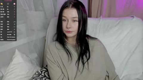Snapshot of alinegreeeen chatting on 12.28.24 Aline Greeeen online show from 12.28.24