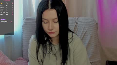 Snapshot of alinegreeeen chatting on 01.13.25 Aline Greeeen online show from 01.13.25