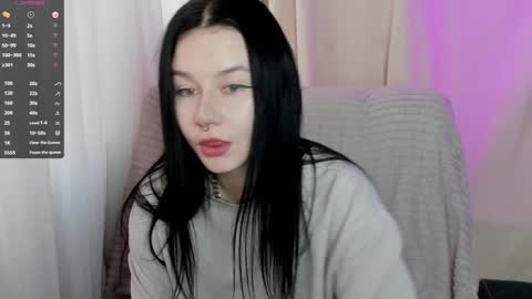 Snapshot of alinegreeeen chatting on 01.17.25 Aline Greeeen online show from 01.17.25