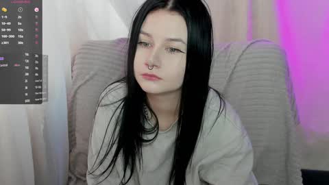 Snapshot of alinegreeeen chatting on 01.19.25 Aline Greeeen online show from 01.19.25