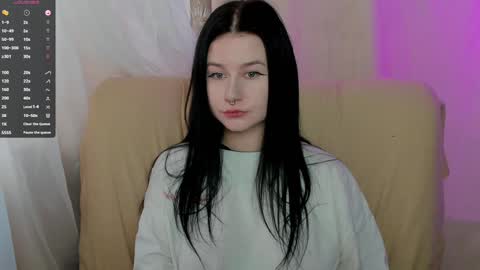 Snapshot of alinegreeeen chatting on 01.25.25 Aline Greeeen online show from 01.25.25