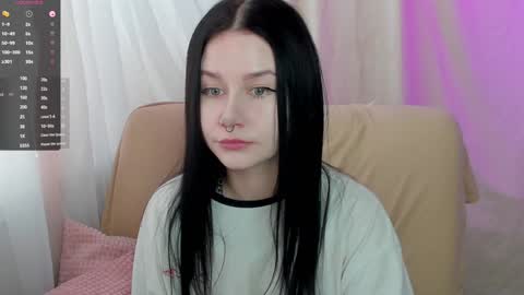 Snapshot of alinegreeeen chatting on 01.30.25 Aline Greeeen online show from 01.30.25