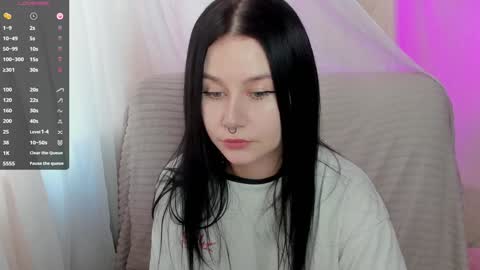 Snapshot of alinegreeeen chatting on 01.31.25 Aline Greeeen online show from 01.31.25