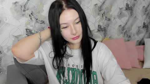 Snapshot of alinegreeeen chatting on 02.03.25 Aline Greeeen online show from 02.03.25