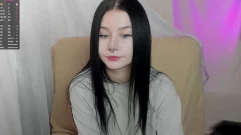 Snapshot of alinegreeeen chatting on 02.11.25 Aline Greeeen online show from 02.11.25