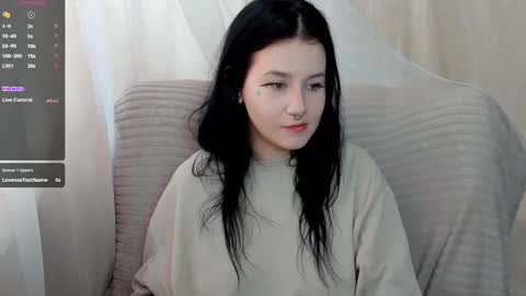 Snapshot of alinegreeeen chatting on 02.21.25 Aline Greeeen online show from 02.21.25