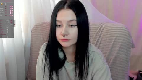 Snapshot of alinegreeeen chatting on 02.25.25 Aline Greeeen online show from 02.25.25