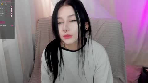 Snapshot of alinegreeeen chatting on 02.26.25 Aline Greeeen online show from 02.26.25