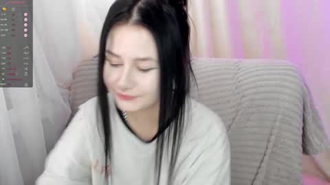 Snapshot of alinegreeeen chatting on 02.28.25 Aline Greeeen online show from 02.28.25