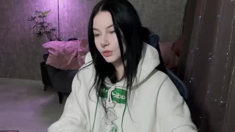 Snapshot of alinegreeeen chatting on 09.14.25 Aline Greeeen online show from 09.14.25