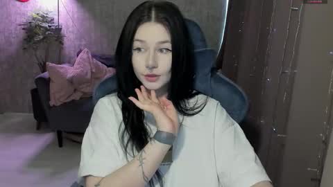 Snapshot of alinegreeeen chatting on 02.25.26 Aline Greeeen online show from 02.25.26