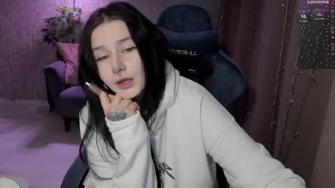 Snapshot of alinegreeeen chatting on 03.19.26 Aline Greeeen online show from 03.19.26