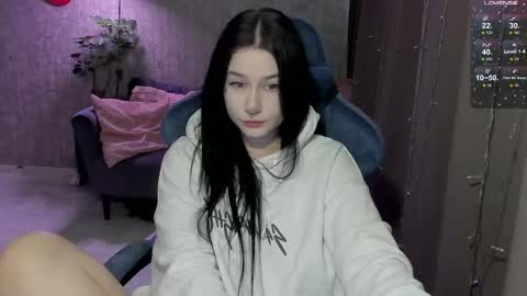 Snapshot of alinegreeeen chatting on 03.24.26 Aline Greeeen online show from 03.24.26