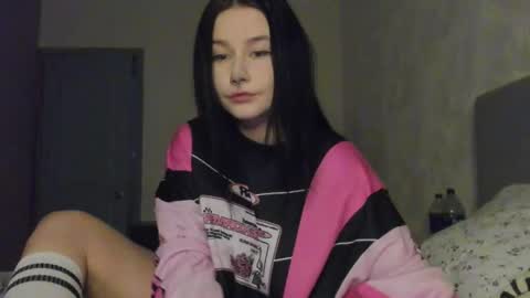 Snapshot of alinegreeeen chatting on 03.28.26 Aline Greeeen online show from 03.28.26