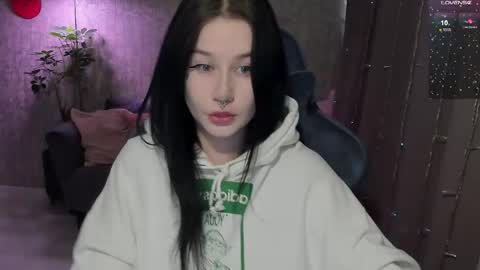 Snapshot of alinegreeeen chatting on 04.10.26 Aline Greeeen online show from 04.10.26