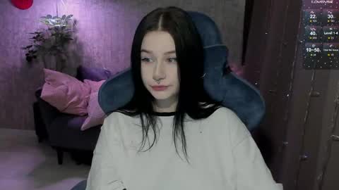 Snapshot of alinegreeeen chatting on 04.14.26 Aline Greeeen online show from 04.14.26