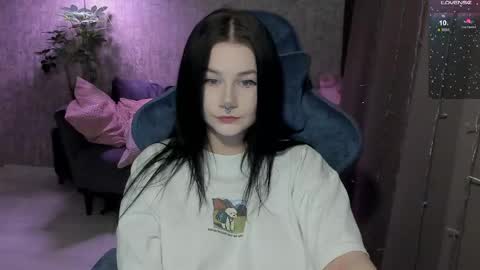 Snapshot of alinegreeeen chatting on 04.15.26 Aline Greeeen online show from 04.15.26