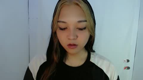 Snapshot of alisa_kiss_ chatting on 04.26.26 Shanti xhey online show from 04.26.26