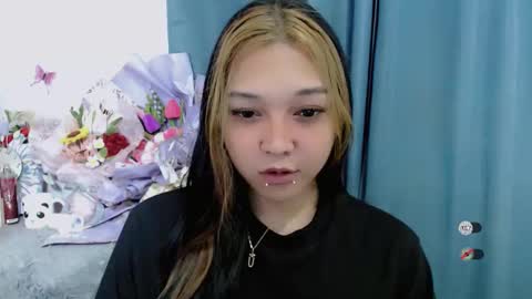 Snapshot of alisa_kiss_ chatting on 05.13.26 Shanti xhey online show from 05.13.26