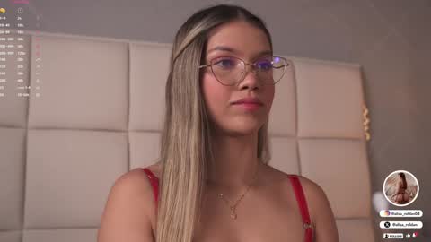 Snapshot of alisa_roldan chatting on 02.07.25 online show from 02.07.25