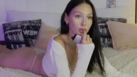 Snapshot of alisa_tiny chatting on 06.30.26 Stefa online show from 06.30.26