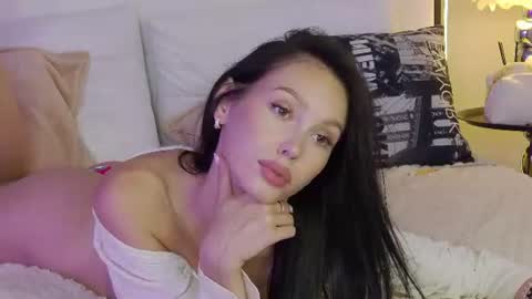 Snapshot of alisa_tiny chatting on 07.05.26 Stefa online show from 07.05.26