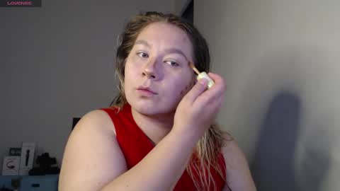 Snapshot of alisa_u chatting on 11.12.25 alisa_u online show from 11.12.25