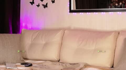 Snapshot of alisabo chatting on 11.12.25 Alice online show from 11.12.25