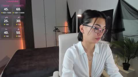 Snapshot of alisasian chatting on 11.29.25 Alice online show from 11.29.25