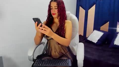 alishaevans_rs online show from 09.20.25