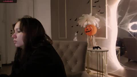 Alisia online show from 10.22.25