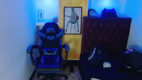 Snapshot of alison_moon7 chatting on 09.19.25 ALISON MOON online show from 09.19.25