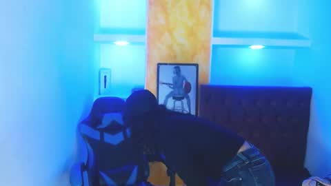 Snapshot of alison_moon7 chatting on 09.20.25 ALISON MOON online show from 09.20.25