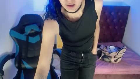 Snapshot of alison_moon7 chatting on 10.15.25 ALISON MOON online show from 10.15.25