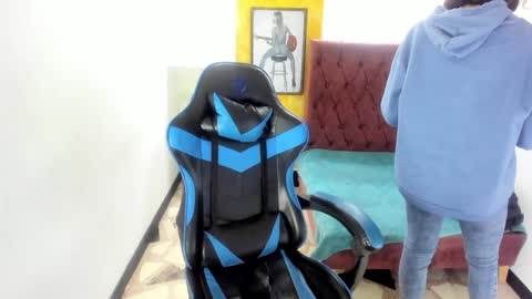 Snapshot of alison_moon7 chatting on 11.12.25 ALISON MOON online show from 11.12.25